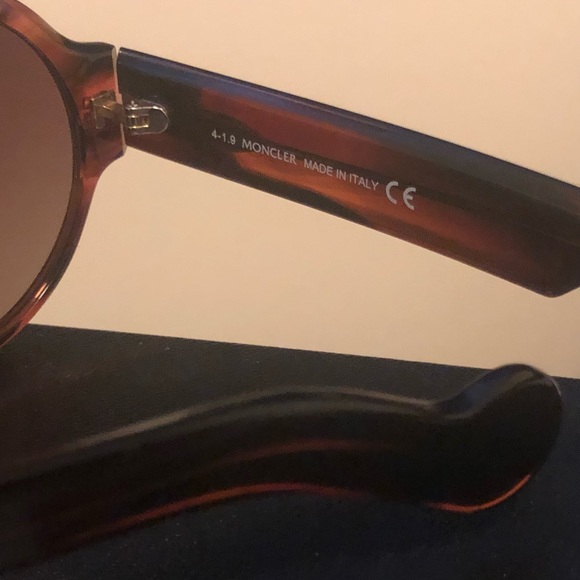 Authentic Moncler Sunglasses - Picture 5 of 8